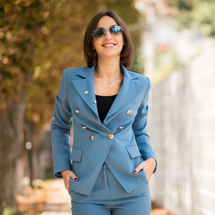 1-power-dressing-workwear-thats-both-stylish-professional-720x720